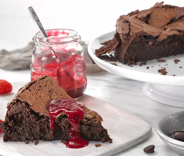 flourlesschoccake_recipe-spotlight marsfoodservices image