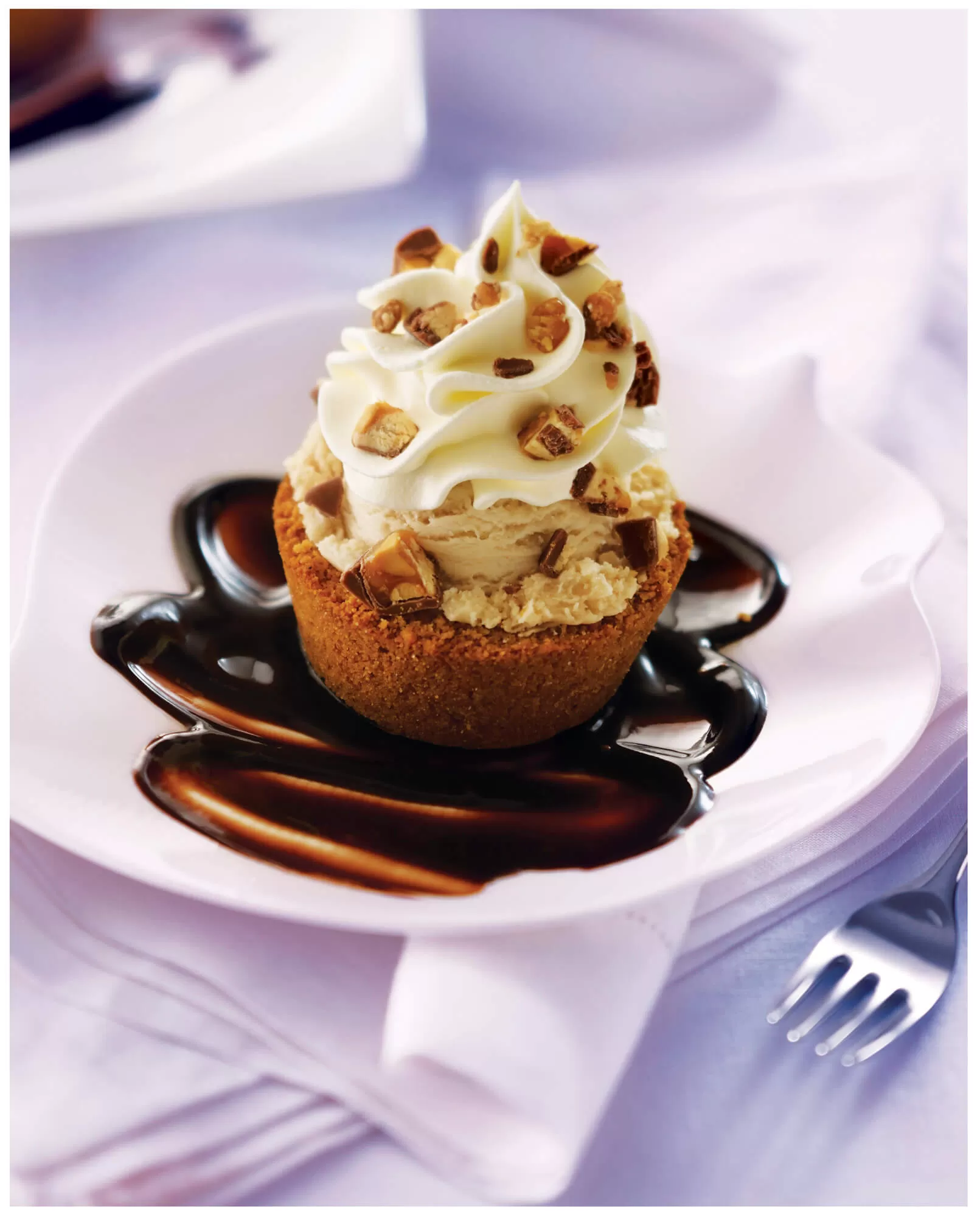 snickers-icecream-cupcake marsfoodservices image