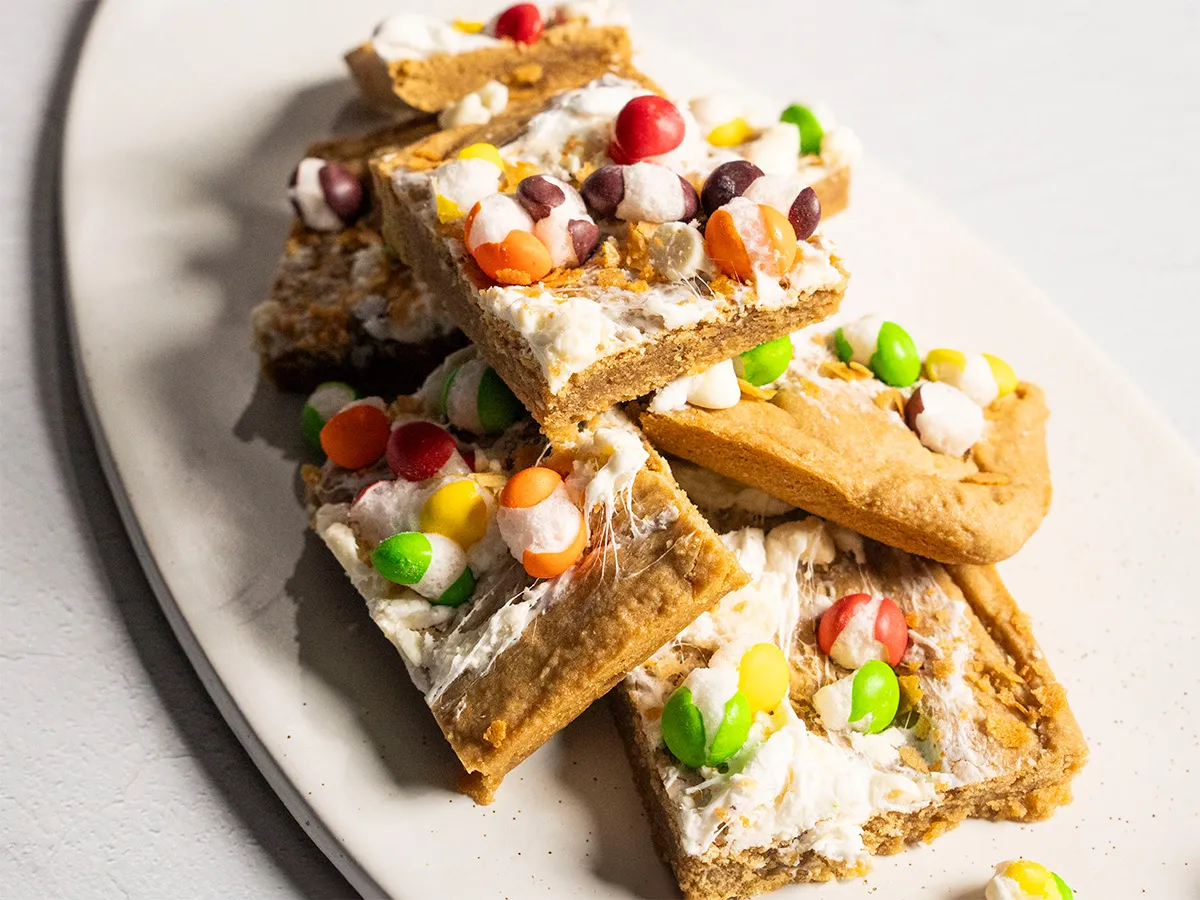 SKITTLES® POP’d Blondie Bar marsfoodservices image