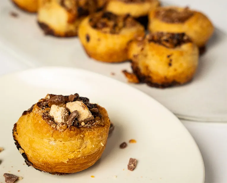 TWIX® Cinnamon Swirl Puff Pastry Cruffins marsfoodservices image