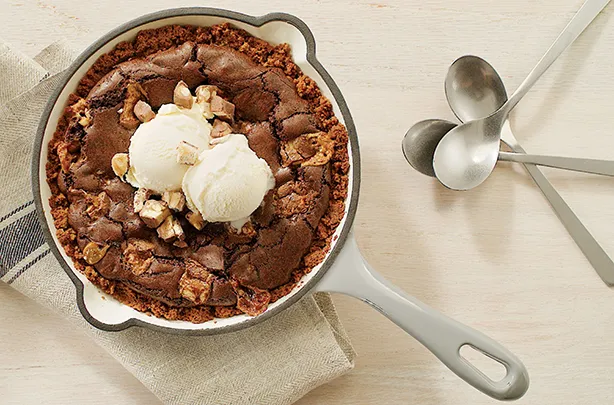 Snickers S'mores Skillet Cookie marsfoodservices image