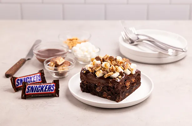 Campfire Brownie made with SNICKERS® Bars marsfoodservices image